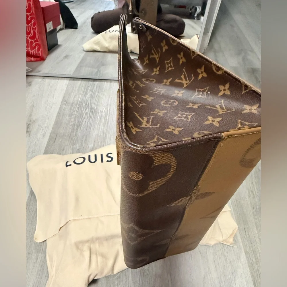 Louis Vuitton onthego MM revese monogram